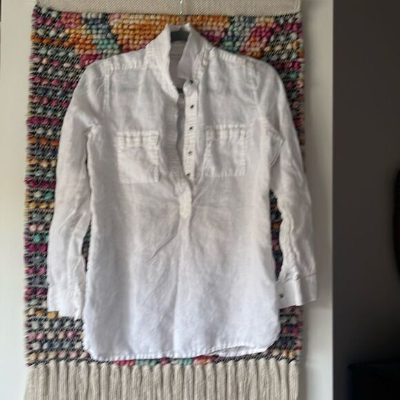 Chicos Size 0 linen top which is a small in this brand. 4-6 - Picture 1 of 6